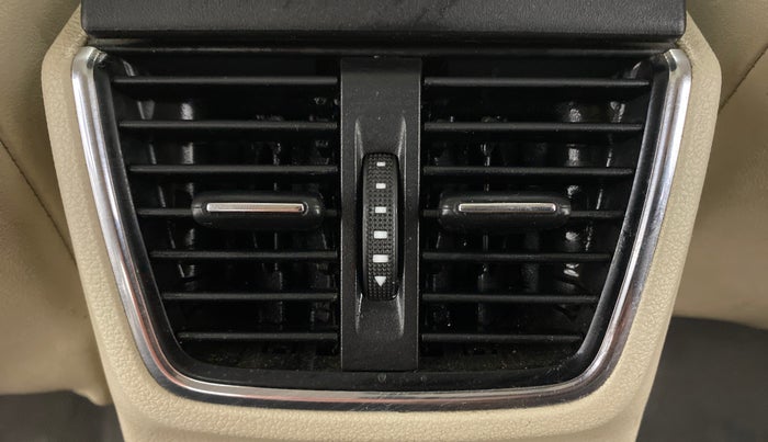 2017 Skoda Octavia 2.0 TDI CR STYLE PLUS AT, Diesel, Automatic, 1,25,219 km, Rear AC Vents