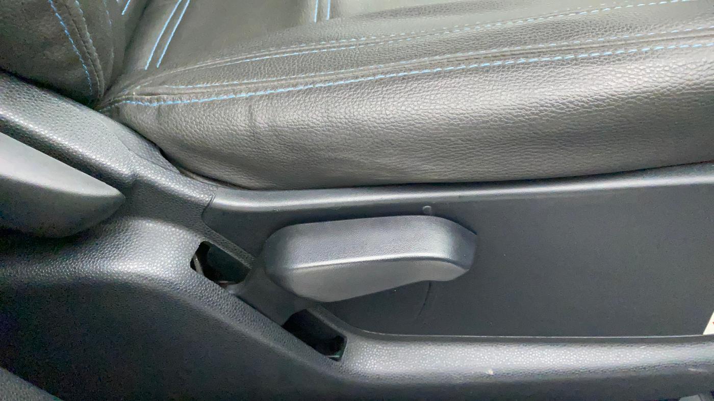 2018 Ford Ecosport TITANIUM 1.5L DIESEL, Diesel, Manual, 31,801 km, Driver Side Adjustment Panel
