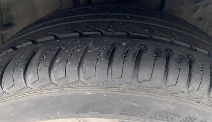 2018 Ford Ecosport TITANIUM 1.5L DIESEL, Diesel, Manual, 31,801 km, Right Front Tyre Tread