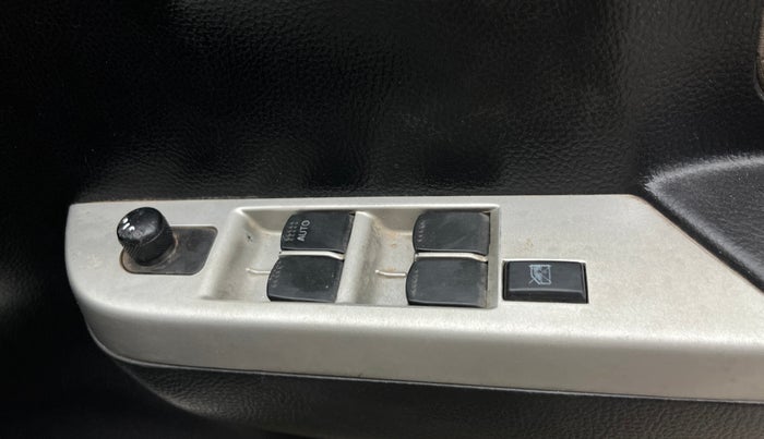 2016 Maruti Wagon R 1.0 VXI, Petrol, Manual, 57,591 km, Driver Side Door Panels Control