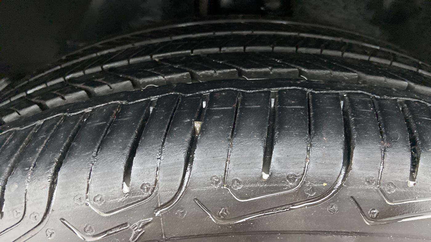 2017 BMW X1 SDRIVE 20D, Diesel, Automatic, 50,416 km, Left Front Tyre Tread