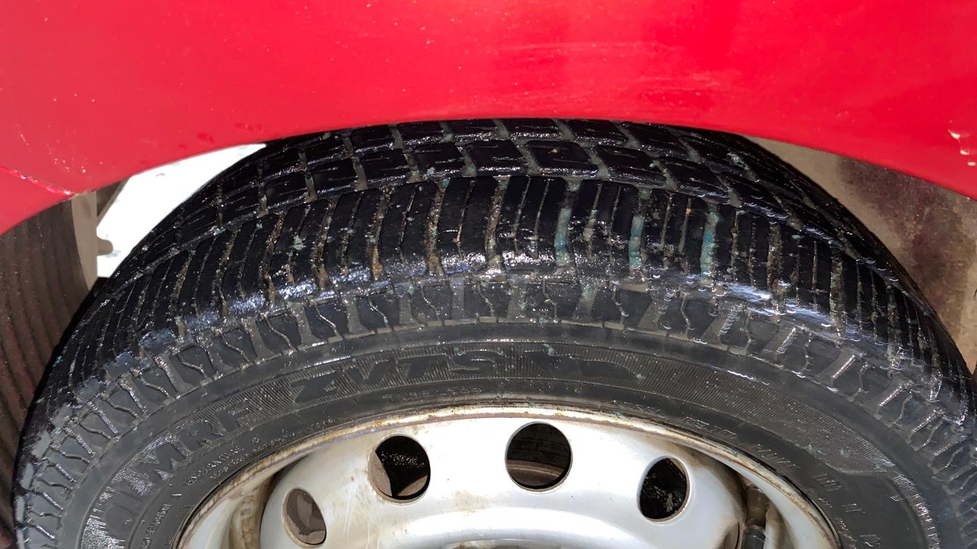 2018 Hyundai Eon ERA +, Petrol, Manual, 15,993 km, Left Front Tyre Tread