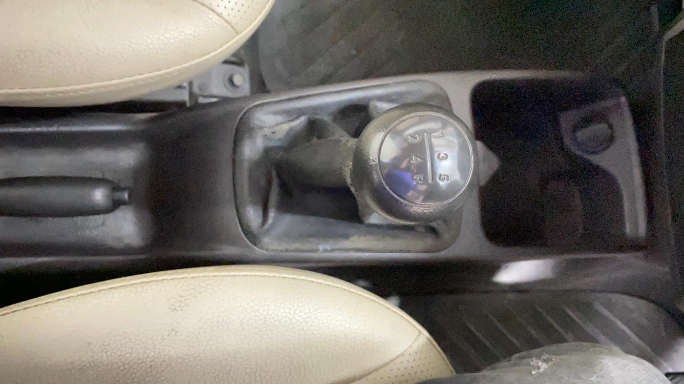 2018 Hyundai Eon ERA +, Petrol, Manual, 15,993 km, Gear Lever