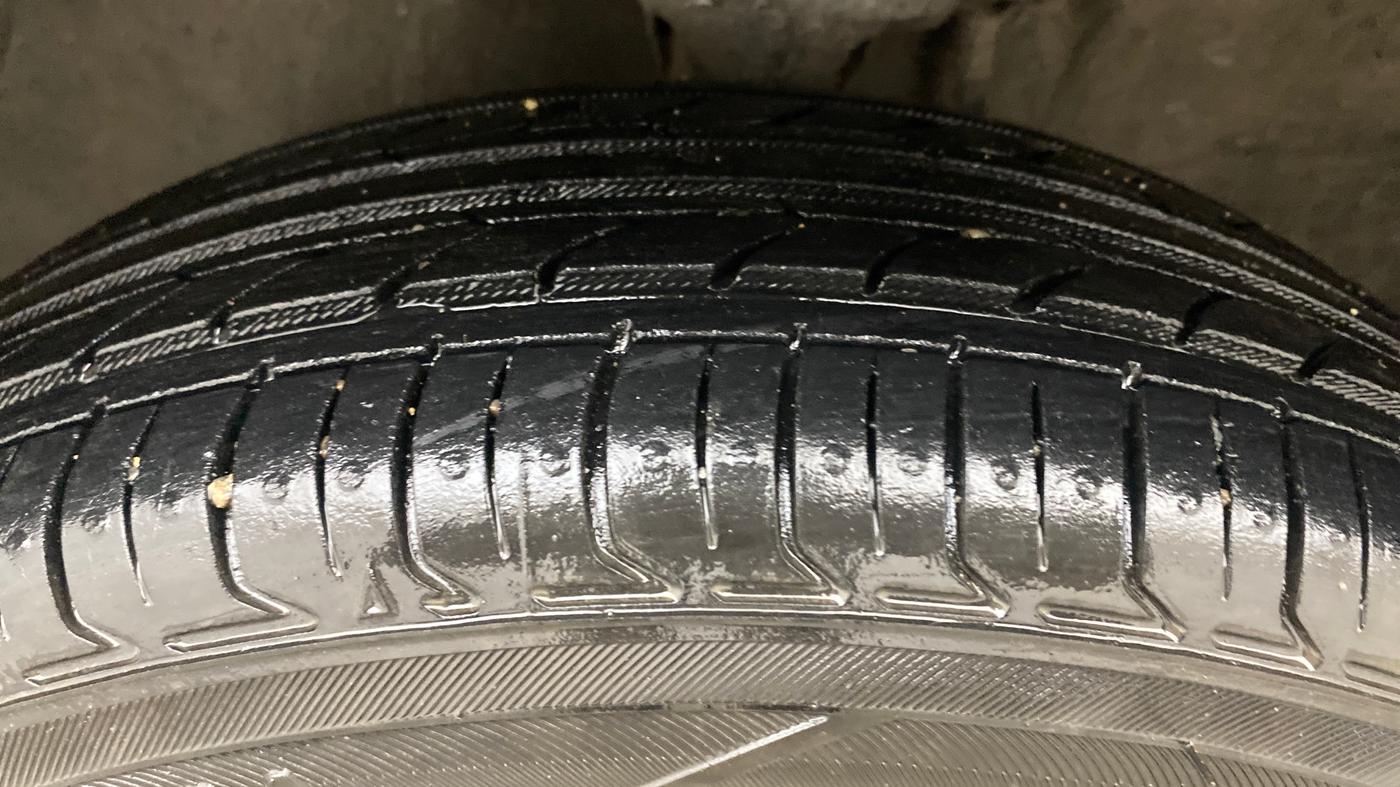 2016 Maruti Alto K10 VXI AMT, Petrol, Automatic, 78,186 km, Left Front Tyre Tread