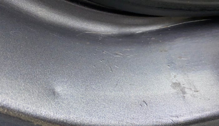 2013 Maruti Ertiga VDI, Diesel, Manual, 88,808 km, Right running board - Paint has minor damage