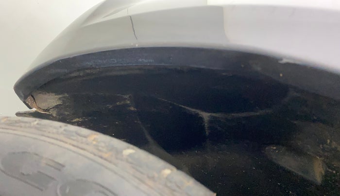 2013 Maruti Ertiga VDI, Diesel, Manual, 88,808 km, Left fender - Lining loose