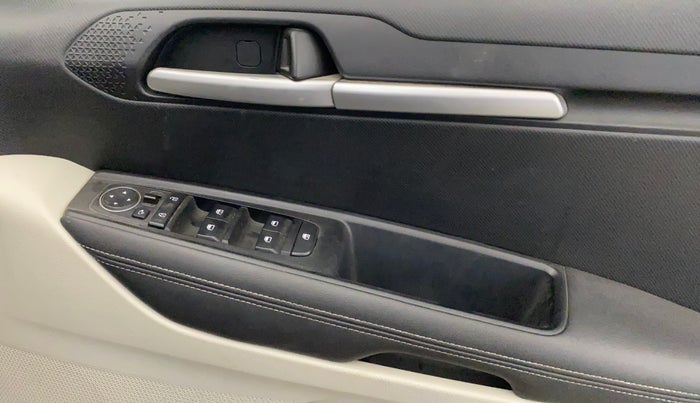 2021 KIA SONET HTX 1.0 IMT, Petrol, Manual, 38,938 km, Driver Side Door Panels Control