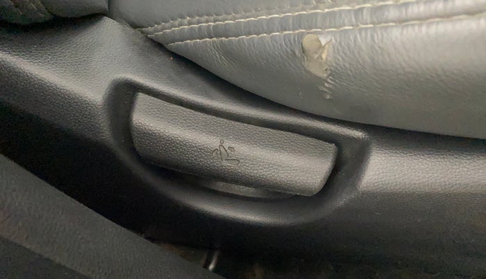 2015 Hyundai Grand i10 SPORTZ 1.1 CRDI, Diesel, Manual, 95,517 km, Driver Side Adjustment Panel