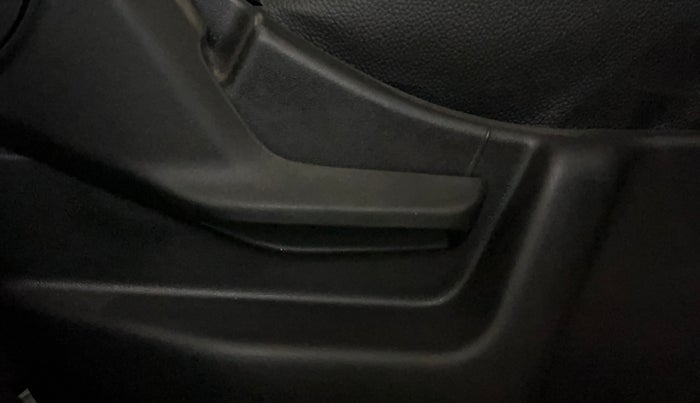 2021 Maruti New Wagon-R LXI CNG 1.0, CNG, Manual, 81,611 km, Driver Side Adjustment Panel