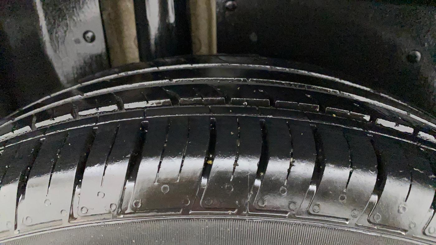 2022 MG HECTOR SHINE 1.5 PETROL TURBO MT, Petrol, Manual, 21,027 km, Right Rear Tyre Tread