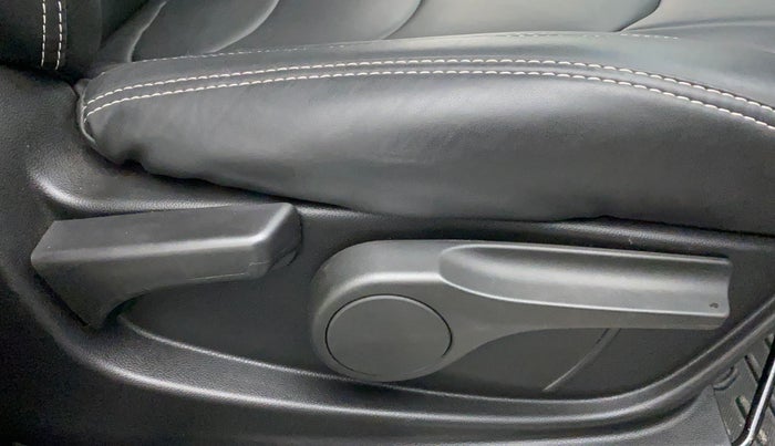 2022 MG HECTOR SHINE 1.5 PETROL TURBO MT, Petrol, Manual, 21,027 km, Driver Side Adjustment Panel