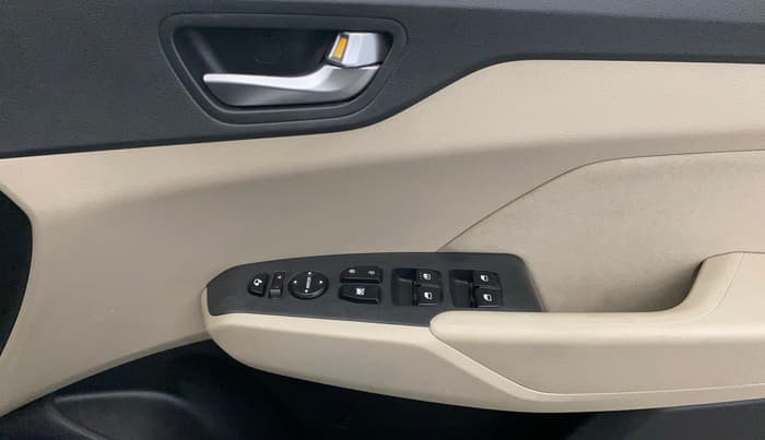 2022 Hyundai Verna SX 1.5 VTVT, Petrol, Manual, 37,361 km, Driver Side Door Panels Control