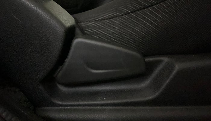 2021 Renault Kwid CLIMBER 1.0 AMT (O), Petrol, Automatic, 20,911 km, Driver Side Adjustment Panel