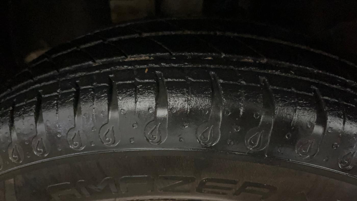 2021 Renault Kwid CLIMBER 1.0 AMT (O), Petrol, Automatic, 20,911 km, Left Front Tyre Tread