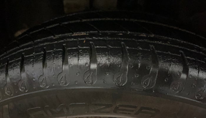 2021 Renault Kwid CLIMBER 1.0 AMT (O), Petrol, Automatic, 20,911 km, Left Front Tyre Tread