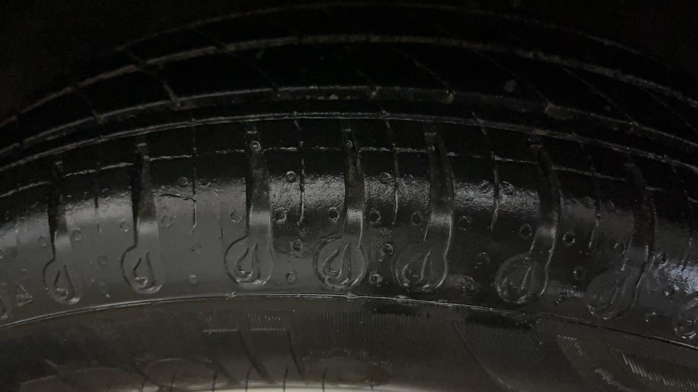 2021 Renault Kwid CLIMBER 1.0 AMT (O), Petrol, Automatic, 20,911 km, Left Rear Tyre Tread