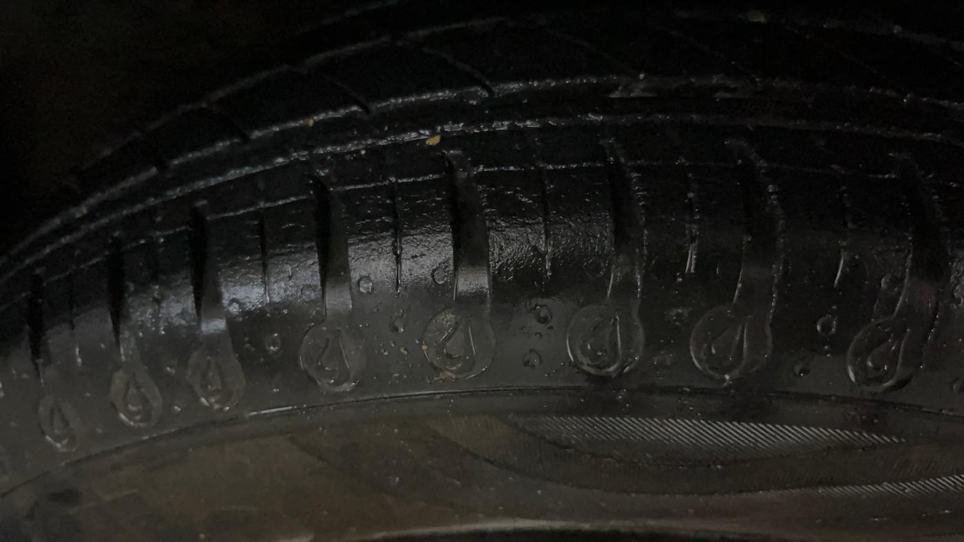 2021 Renault Kwid CLIMBER 1.0 AMT (O), Petrol, Automatic, 20,911 km, Right Front Tyre Tread