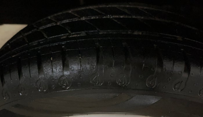 2021 Renault Kwid CLIMBER 1.0 AMT (O), Petrol, Automatic, 20,911 km, Right Rear Tyre Tread