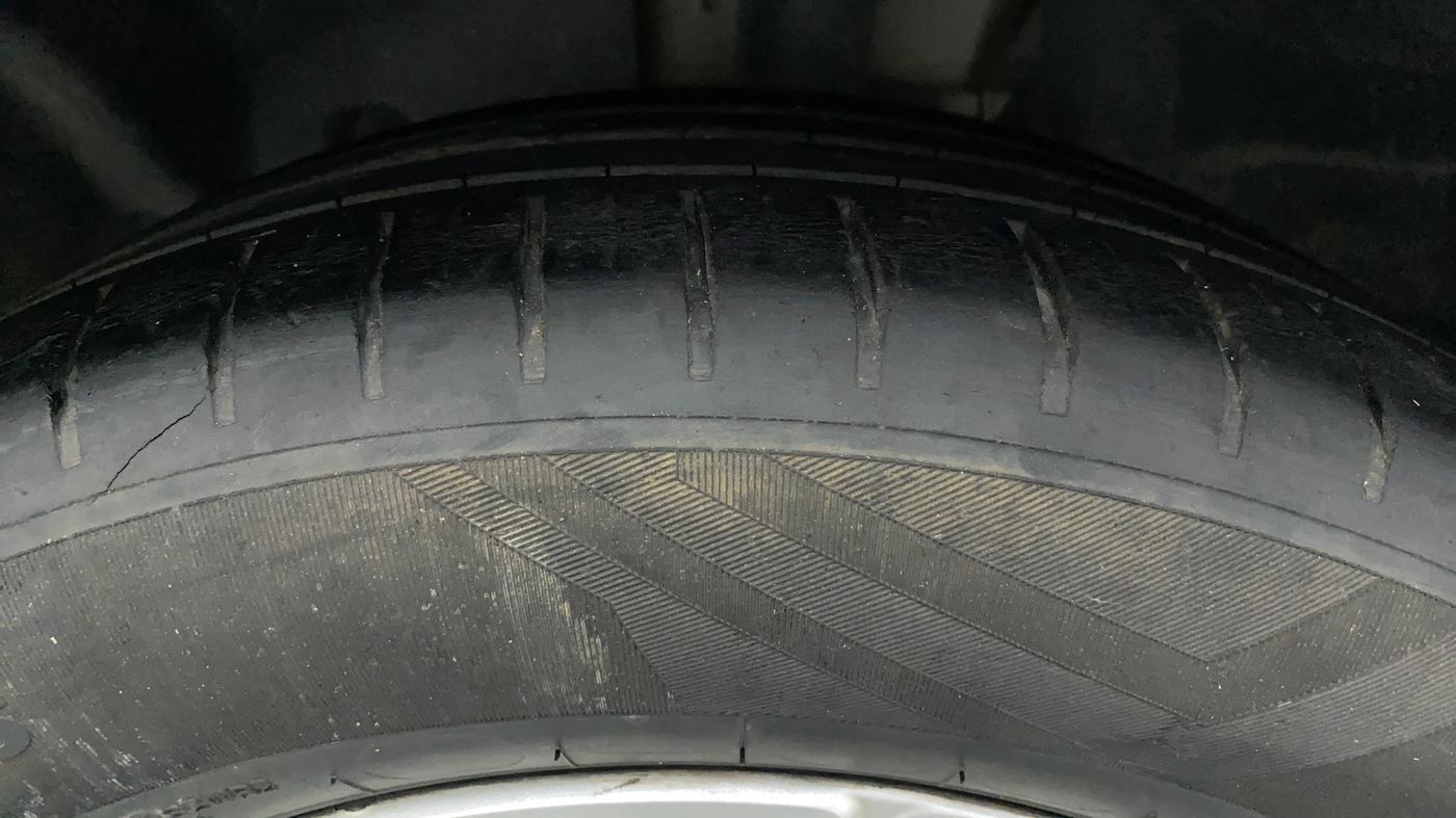 2015 Ford Ecosport 1.5 TITANIUM TI VCT, Petrol, Manual, 98,053 km, Left Front Tyre Tread