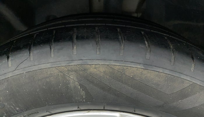 2015 Ford Ecosport 1.5 TITANIUM TI VCT, Petrol, Manual, 98,053 km, Left Front Tyre Tread