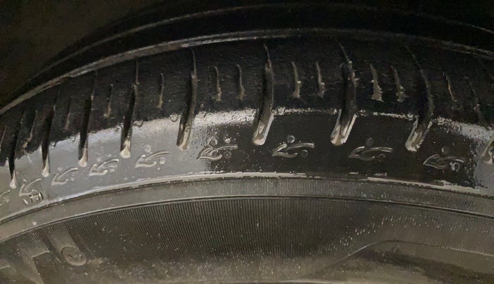 2015 Honda Amaze 1.2L I-VTEC S, Petrol, Manual, 74,676 km, Right Front Tyre Tread