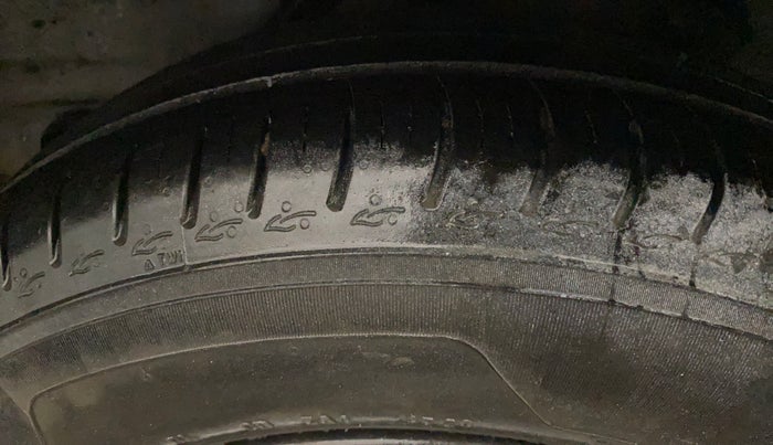 2015 Honda Amaze 1.2L I-VTEC S, Petrol, Manual, 74,676 km, Left Rear Tyre Tread
