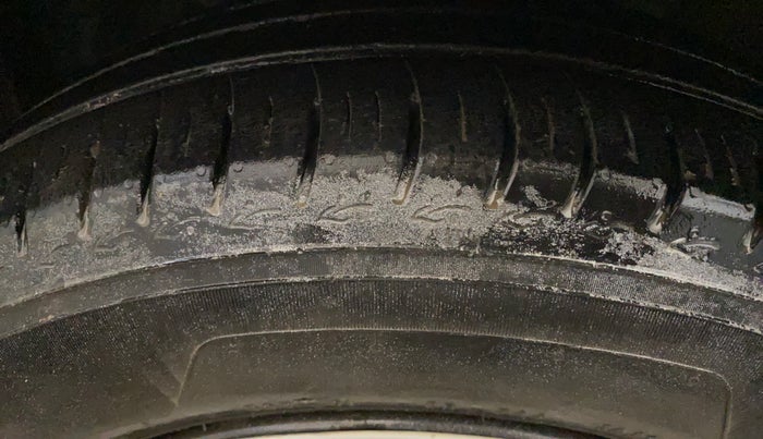 2015 Honda Amaze 1.2L I-VTEC S, Petrol, Manual, 74,676 km, Left Front Tyre Tread