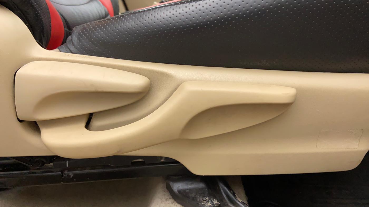 2018 Toyota YARIS G MT, Petrol, Manual, 29,591 km, Driver Side Adjustment Panel