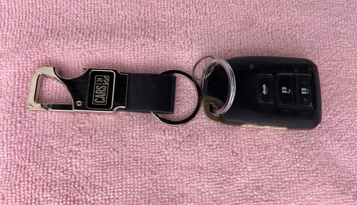 2018 Toyota YARIS G MT, Petrol, Manual, 29,591 km, Key Close Up