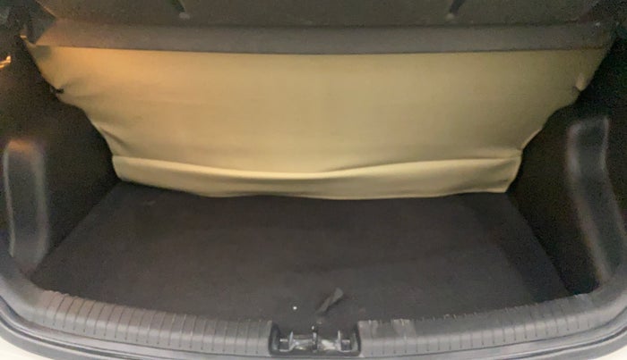 2015 Hyundai Grand i10 SPORTZ 1.2 KAPPA VTVT, Petrol, Manual, 33,395 km, Boot Inside
