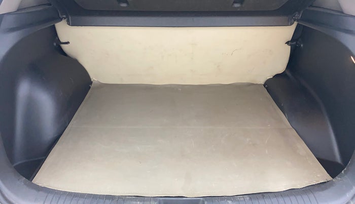 2017 Hyundai Creta SX PLUS 1.6 PETROL, Petrol, Manual, 43,603 km, Boot Inside