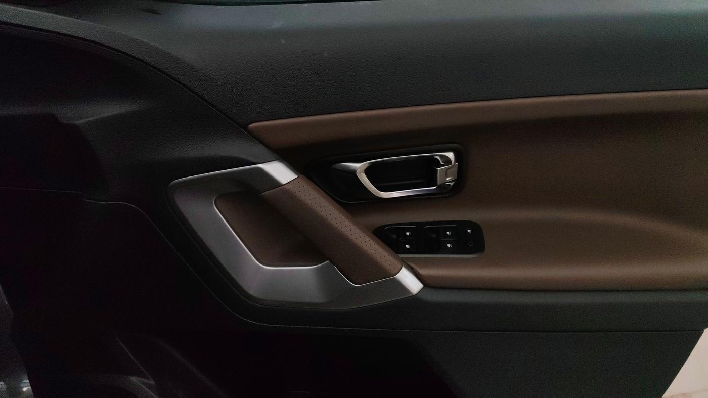 2023 Tata Harrier XZA 2.0L, Diesel, Automatic, 48,255 km, Driver Side Door Panels Control