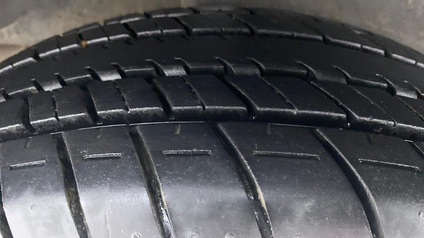2011 Toyota Etios V, Petrol, Manual, 1,06,360 km, Right Rear Tyre Tread