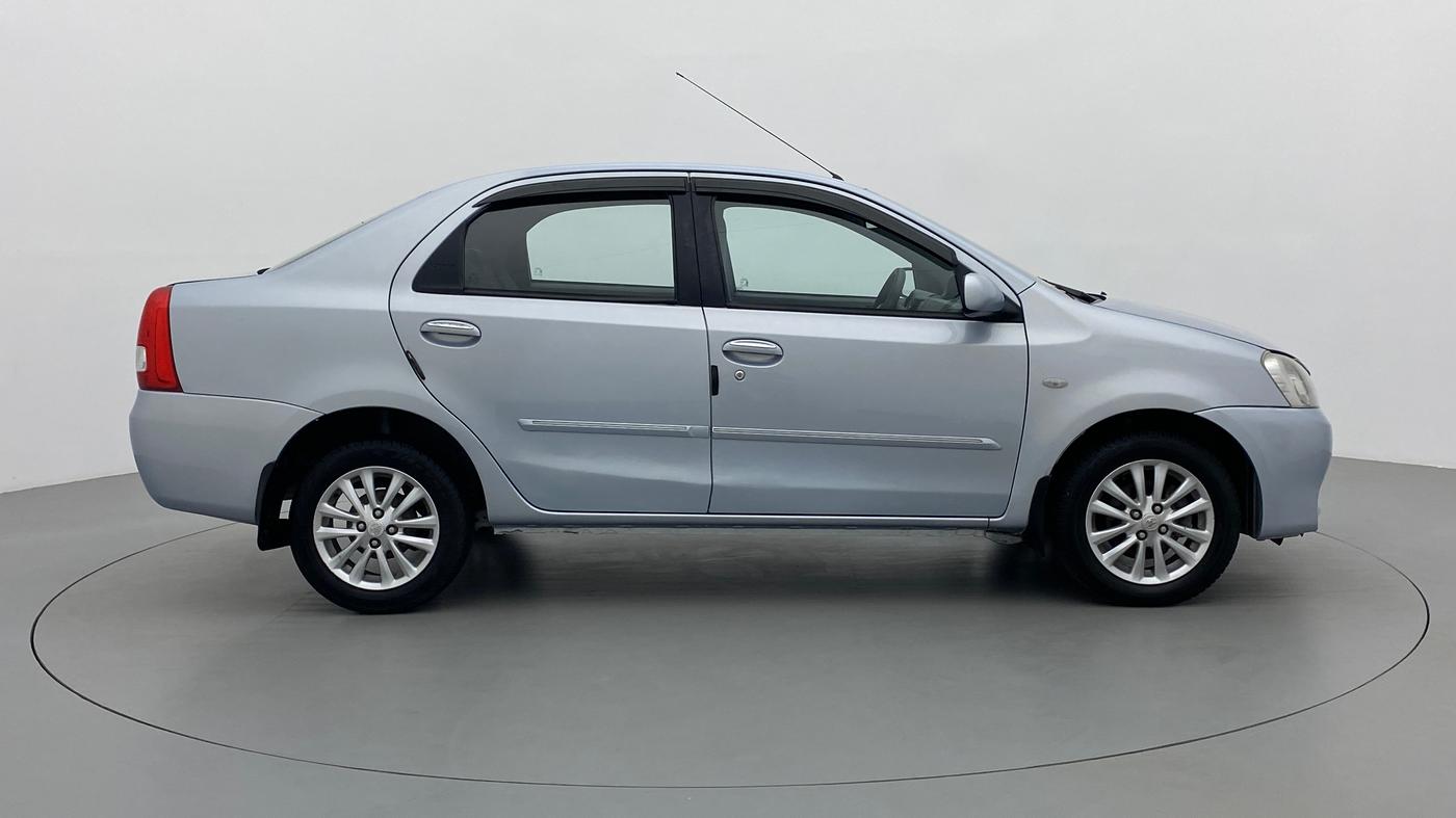 2011 Toyota Etios V, Petrol, Manual, 1,06,360 km, Right Side