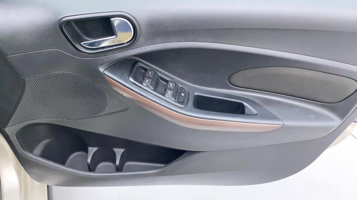 2018 Ford FREESTYLE TITANIUM PLUS 1.2 PETROL, Petrol, Manual, 33,256 km, Driver Side Door Panels Control