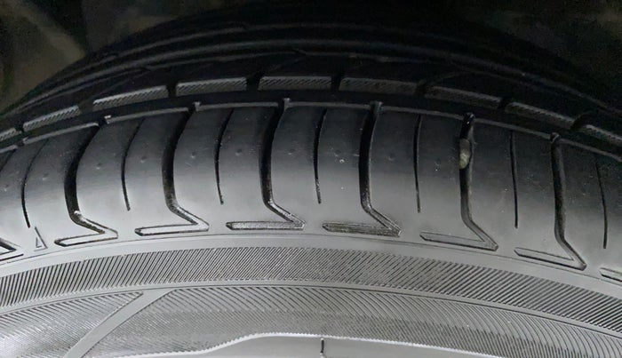 2018 Ford FREESTYLE TITANIUM PLUS 1.2 PETROL, Petrol, Manual, 33,256 km, Left Front Tyre Tread