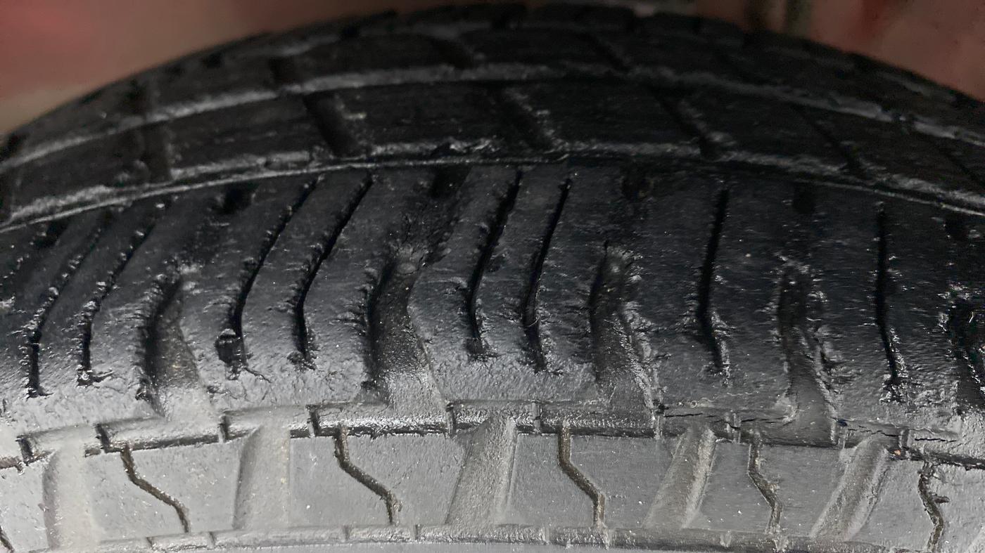 2015 Maruti Alto 800 LXI, Petrol, Manual, 24,378 km, Left Front Tyre Tread