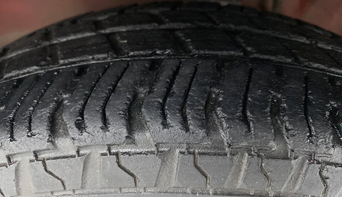 2015 Maruti Alto 800 LXI, Petrol, Manual, 24,378 km, Left Front Tyre Tread