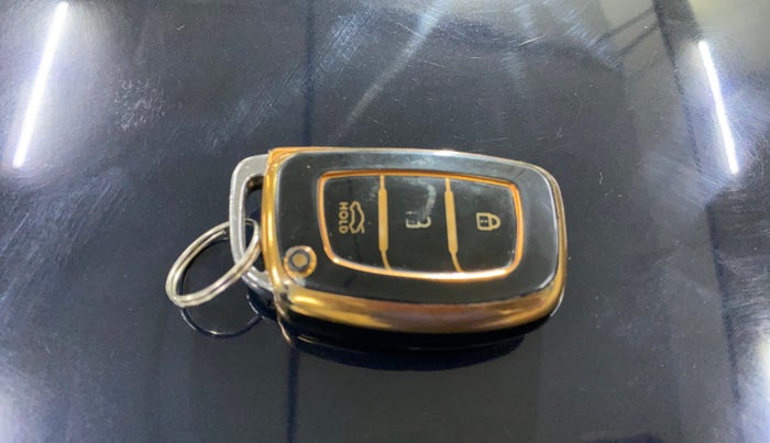 2023 Hyundai NEW I20 ASTA 1.2 MT, Petrol, Manual, 43,230 km, Key Close Up