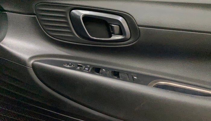 2023 Hyundai NEW I20 ASTA 1.2 MT, Petrol, Manual, 43,230 km, Driver Side Door Panels Control