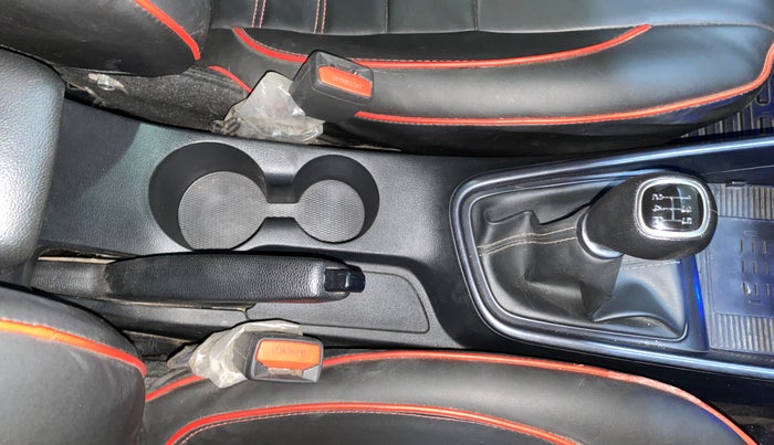 2023 Hyundai NEW I20 ASTA 1.2 MT, Petrol, Manual, 43,230 km, Gear Lever