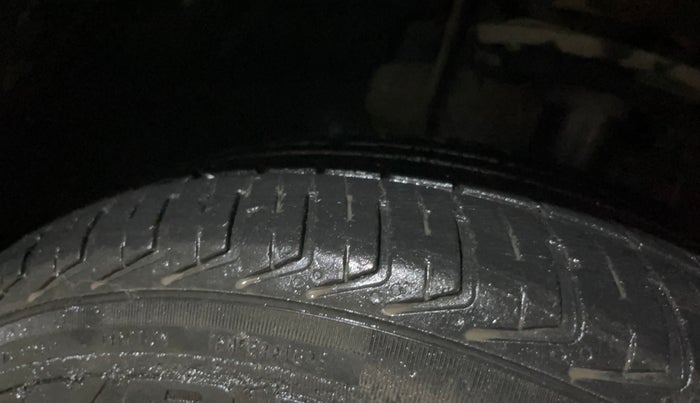 2018 Tata Tiago XM PETROL, Petrol, Manual, 44,405 km, Right Front Tyre Tread