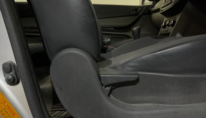 2018 Tata Tiago XM PETROL, Petrol, Manual, 44,405 km, Driver Side Adjustment Panel