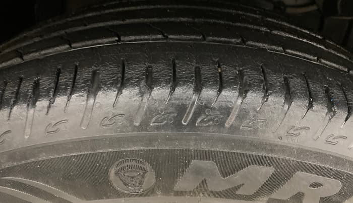 2023 Maruti BREZZA ZXI + SMART HYBRID DUAL TONE, Petrol, Manual, 39,742 km, Right Front Tyre Tread