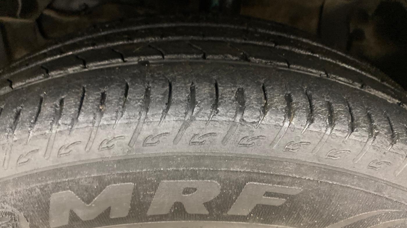 2023 Maruti BREZZA ZXI + SMART HYBRID DUAL TONE, Petrol, Manual, 39,742 km, Left Front Tyre Tread