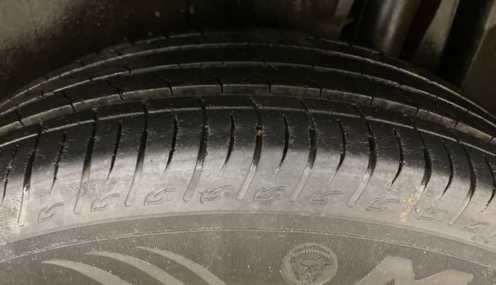 2023 Maruti BREZZA ZXI + SMART HYBRID DUAL TONE, Petrol, Manual, 39,742 km, Left Rear Tyre Tread