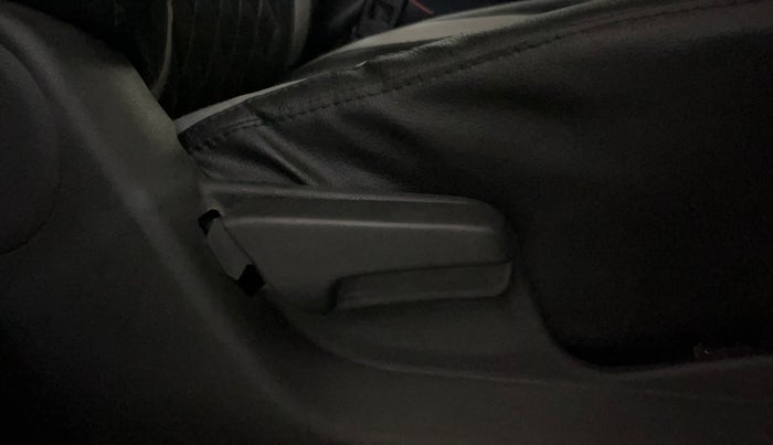 2014 Maruti Ritz VXI, Petrol, Manual, 72,014 km, Driver Side Adjustment Panel