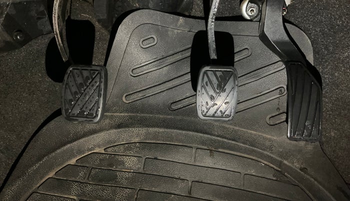 2014 Maruti Ritz VXI, Petrol, Manual, 72,014 km, Pedals