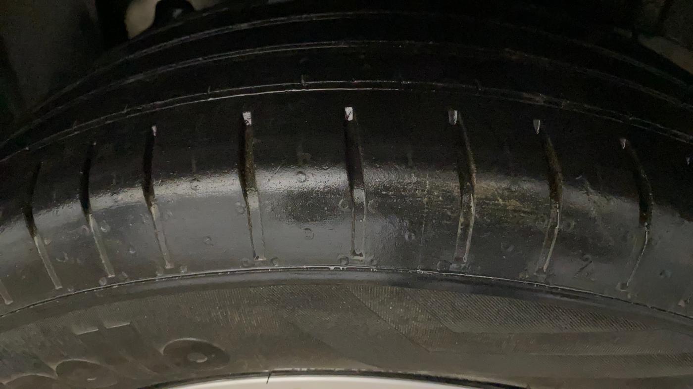 2022 Mahindra XUV300 W6 1.2 PETROL AMT, Petrol, Automatic, 35,457 km, Left Rear Tyre Tread