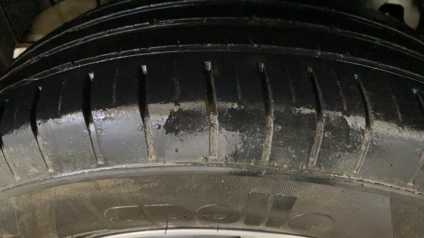 2022 Mahindra XUV300 W6 1.2 PETROL AMT, Petrol, Automatic, 35,457 km, Right Rear Tyre Tread
